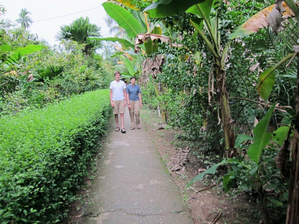 Nam Binh Homestay Ben Tre Exterior foto